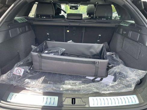 New 2026 Land Rover Range Rover Velar Dynamic SE AWD/4WD image 18
