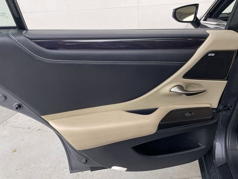Used 2019 Lexus ES 350 w/ Premium Package image 19