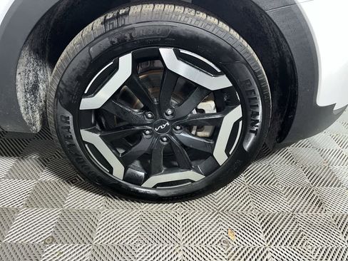 Used 2023 Kia Telluride EX w/ EX Captain's Chair Package AWD/4WD image 10