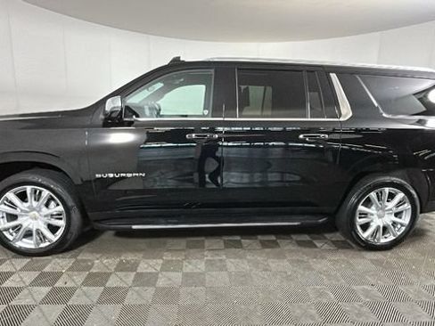 Used 2021 Chevrolet Suburban Premier w/ Premium Package RWD image 5