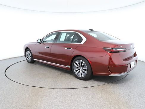 Used 2024 BMW i7 eDrive50 image 3