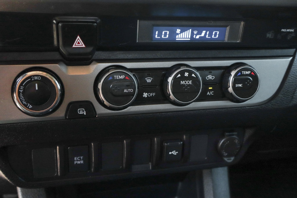 Used 2022 Toyota Tacoma SR5 AWD/4WD image 35