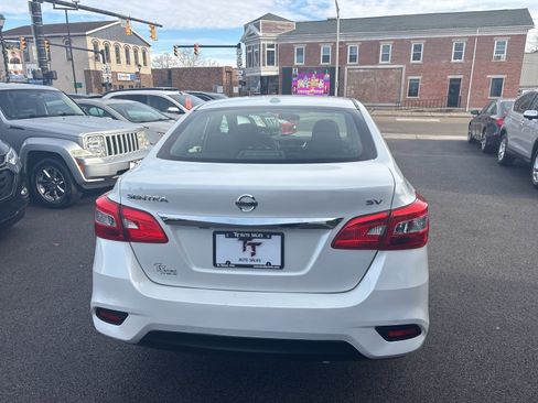Used 2018 Nissan Sentra SV image 4