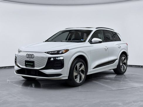 Used 2025 Audi Q6 e-tron Premium Plus w/ Premium Plus AWD/4WD image 1