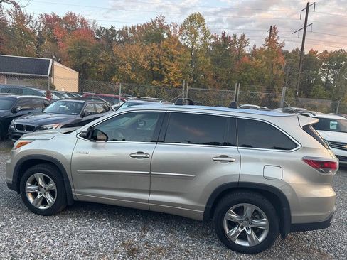 Used 2015 Toyota Highlander Limited Platinum image 12