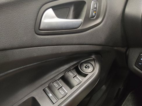 Used 2019 Ford Escape SE FWD image 27