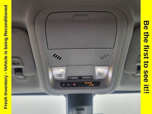 Used 2022 Chevrolet Equinox LT AWD/4WD image 32