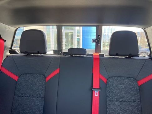 Used 2024 Chevrolet Colorado Z71 w/ Z71 Convenience Package 2 image 16