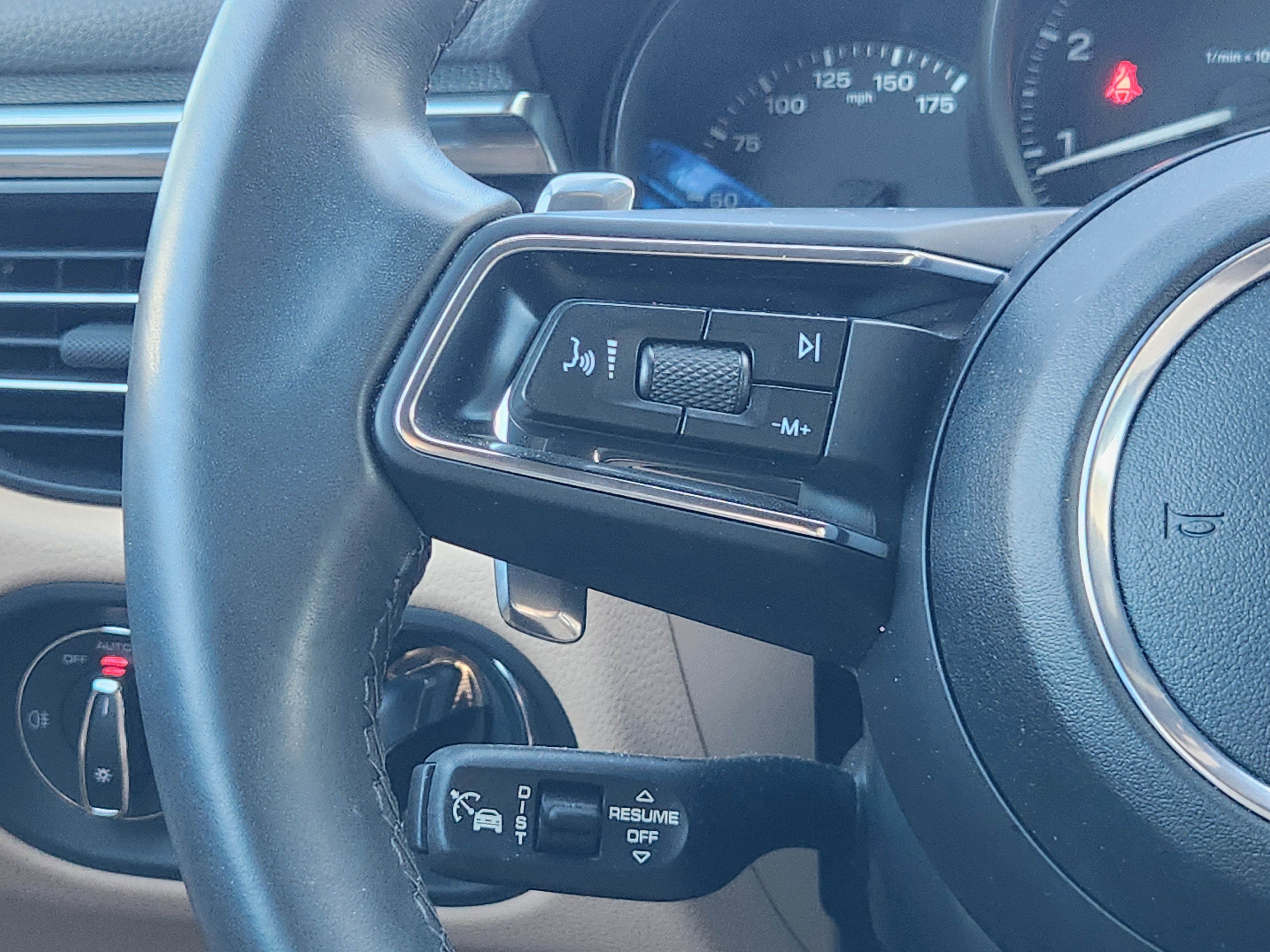 Certified 2026 Porsche Macan AWD/4WD image 26