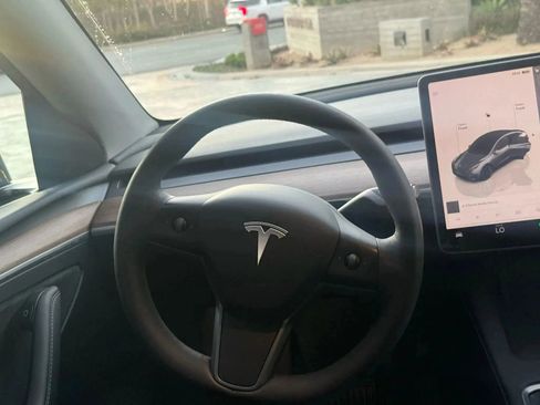 Used 2021 Tesla Model Y Long Range AWD/4WD image 14