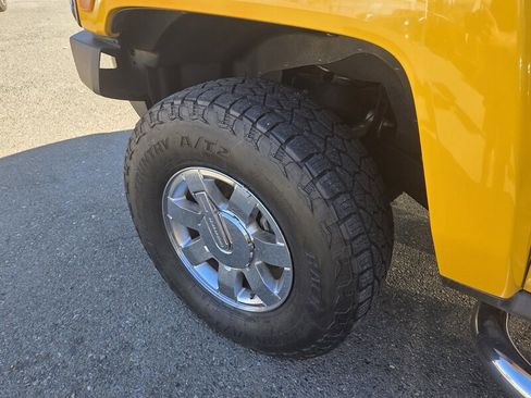 Used 2007 HUMMER H3 image 6