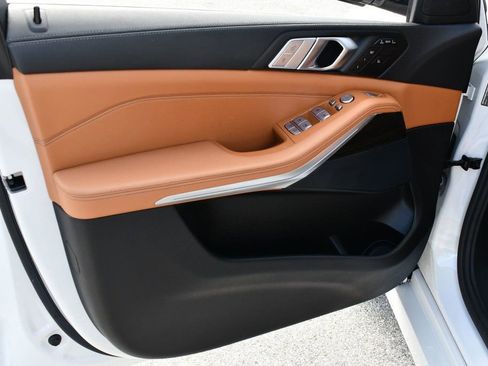 Used 2021 BMW X7 xDrive40i w/ Premium Package 2 image 11