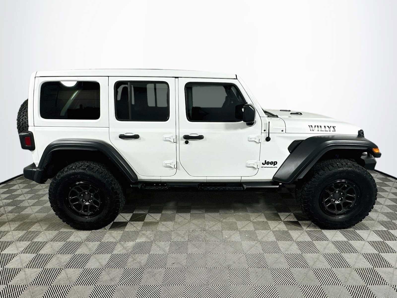 Used 2023 Jeep Wrangler Unlimited Sport AWD/4WD image 8