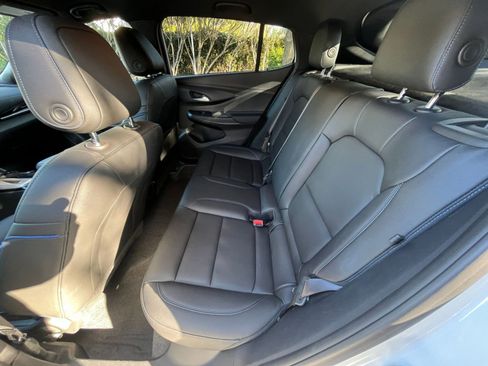 Used 2025 Buick Envista Sport Touring image 23