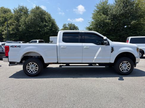 Used 2019 Ford F250 Lariat w/ Snow Plow Prep Package AWD/4WD image 4