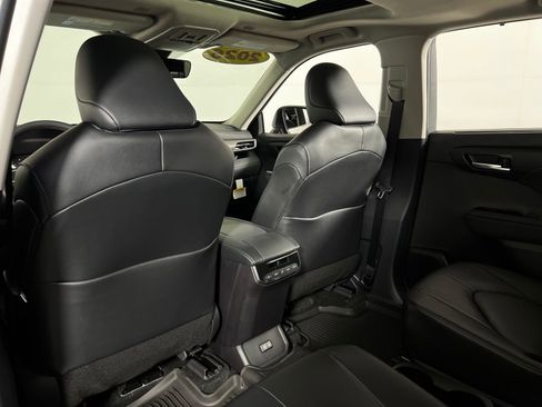 Used 2026 Toyota Highlander XLE AWD/4WD image 21