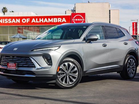 Used 2025 Buick Envision Preferred image 2