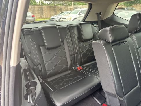 Used 2024 Volkswagen Atlas SE w/ Panoramic Sunroof Package FWD image 19