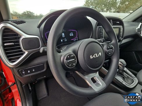 Used 2025 Kia Soul LX w/ LX Technology Package image 15