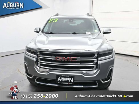 Used 2023 GMC Acadia SLT image 3