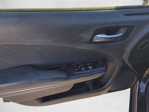 Used 2016 Dodge Charger SXT RWD image 10