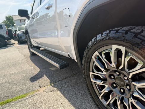 Used 2024 GMC Sierra 1500 Denali Ultimate AWD/4WD image 18