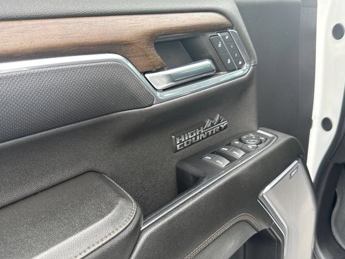 Certified 2024 Chevrolet Silverado 1500 High Country w/ High Country Premium Package AWD/4WD image 13
