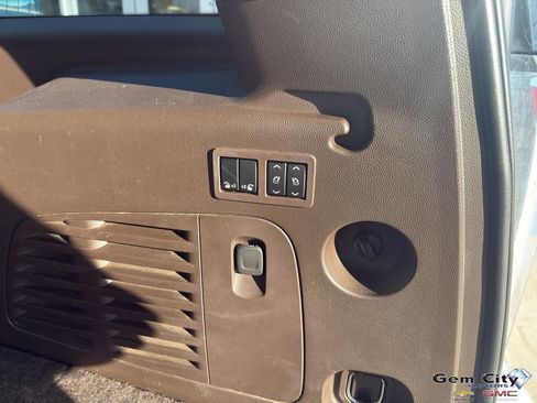 Used 2018 GMC Yukon XL Denali w/ Open Road Package image 9