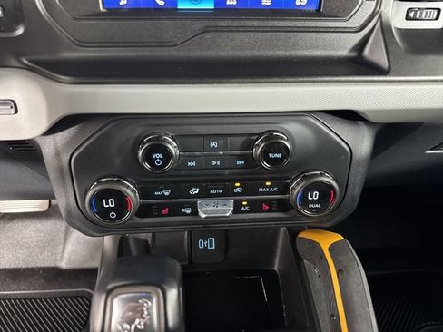 Used 2023 Ford Bronco Badlands AWD/4WD image 10