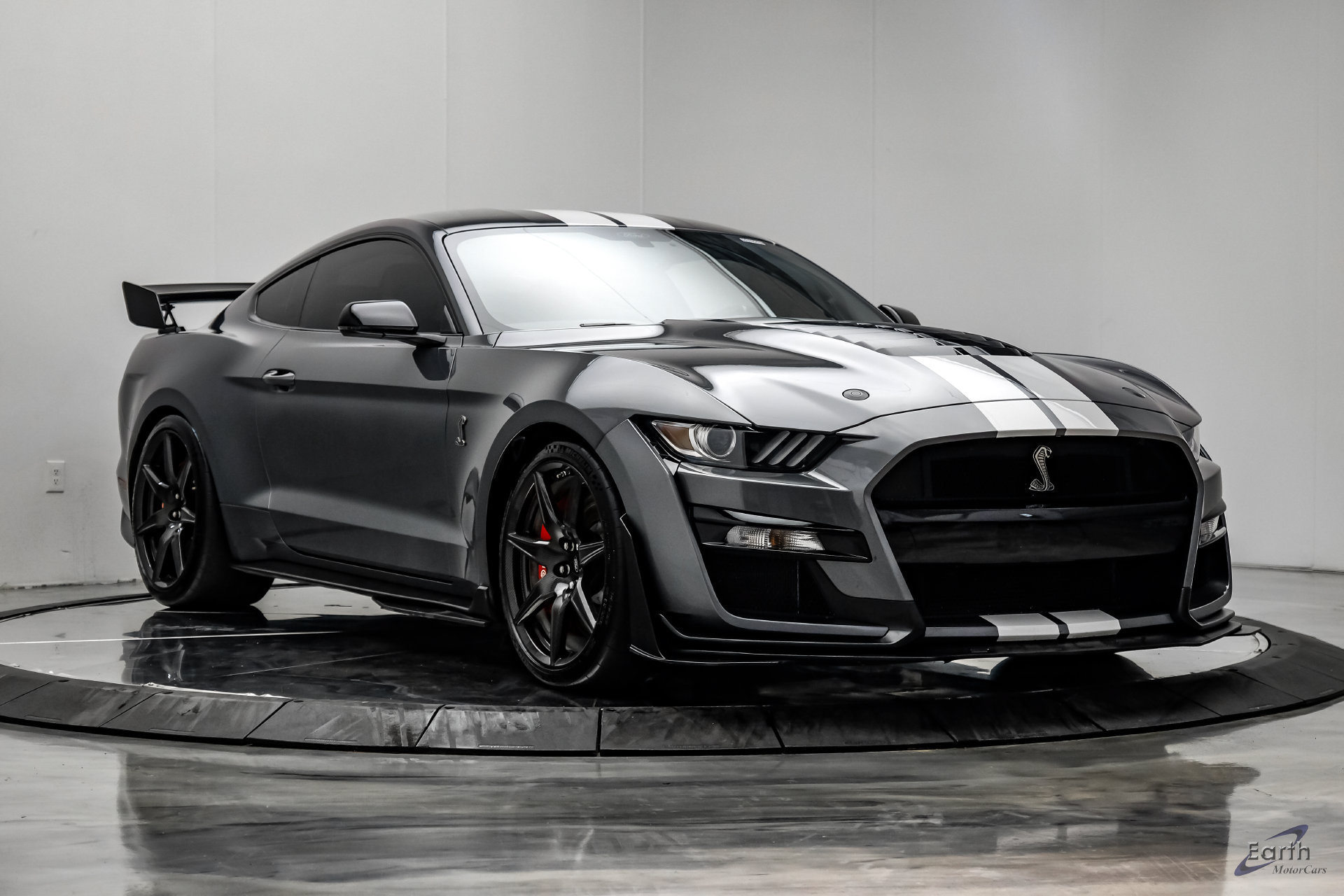 Used 2021 Ford Mustang Shelby GT500 w/ Carbon Fiber Track Pack RWD image 28