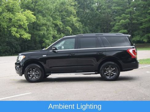 Used 2019 Ford Expedition XLT w/ Equipment Group 202A AWD/4WD image 24