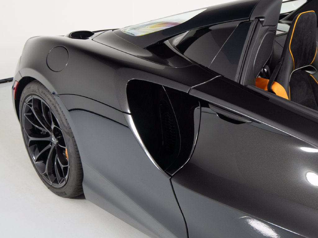 Used 2025 McLaren Artura Spider RWD image 39