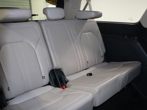 Used 2024 Ford Expedition Max Limited image 35
