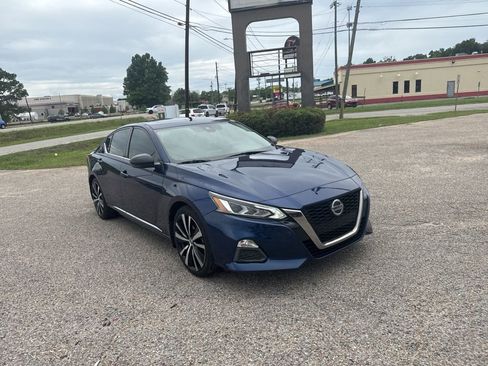 Used 2020 Nissan Altima 2.5 SR w/ Premium Package FWD image 1