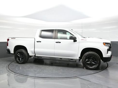 Used 2023 Chevrolet Silverado 1500 LT Trail Boss w/ Protection Package AWD/4WD image 8