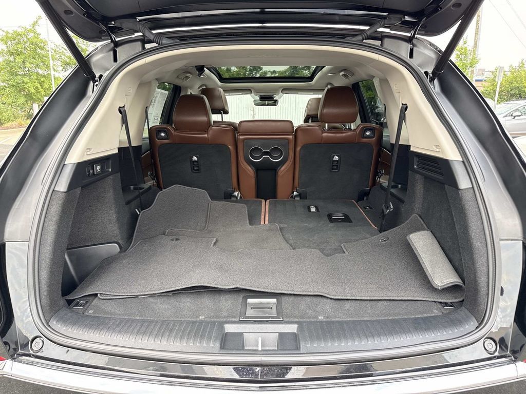 Used 2023 Acura MDX w/ Technology Package AWD/4WD image 12