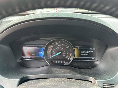 Used 2016 Ford Explorer XLT w/ Equipment Group 202A AWD/4WD image 28