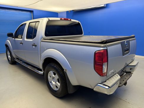 Used 2008 Nissan Frontier SE w/ SE Value Truck Pkg AWD/4WD image 5