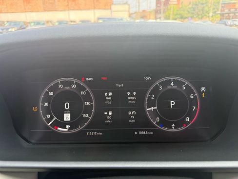 Used 2019 Land Rover Discovery HSE AWD/4WD image 15