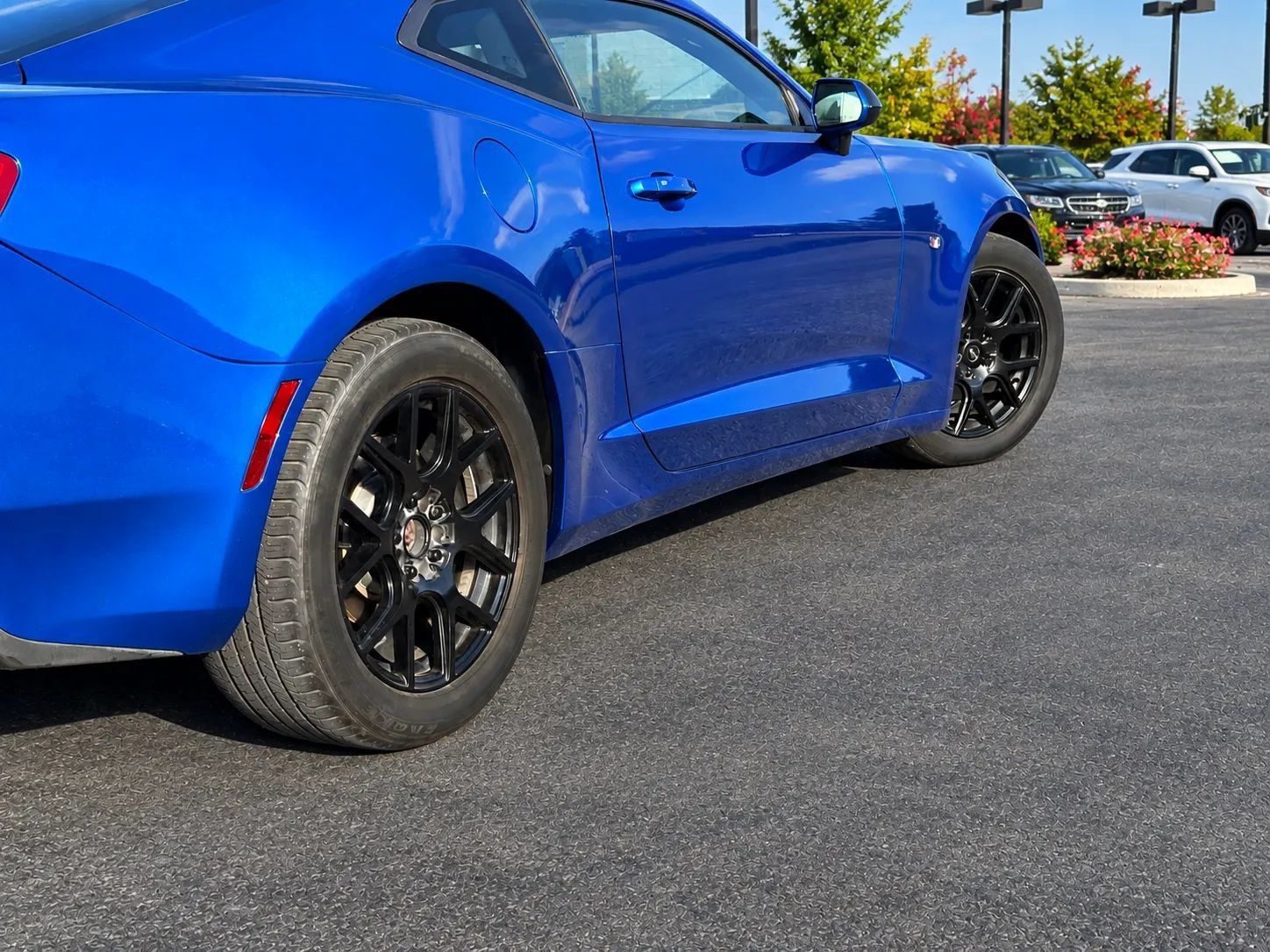 Used 2018 Chevrolet Camaro LT RWD image 9