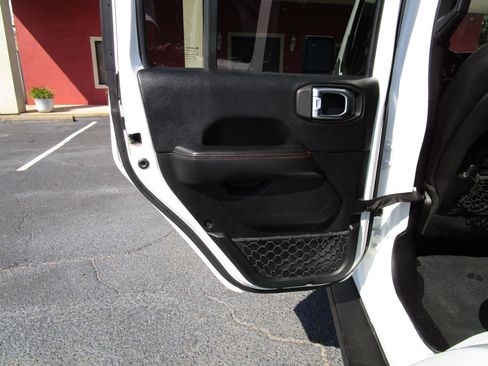 Used 2019 Jeep Wrangler Unlimited Rubicon w/ Dual Top Group AWD/4WD image 23