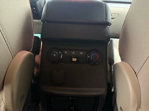 Used 2014 Ford Explorer XLT image 22