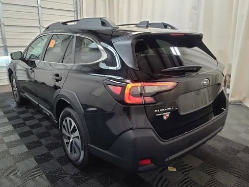 Used 2024 Subaru Outback Premium AWD/4WD image 3