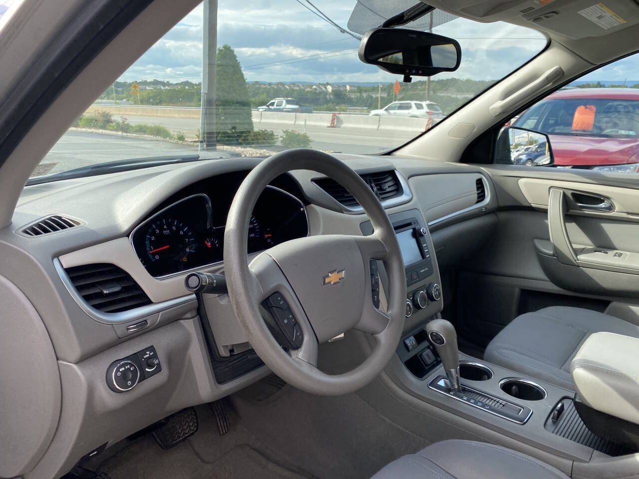 Used 2015 Chevrolet Traverse LS AWD/4WD image 11