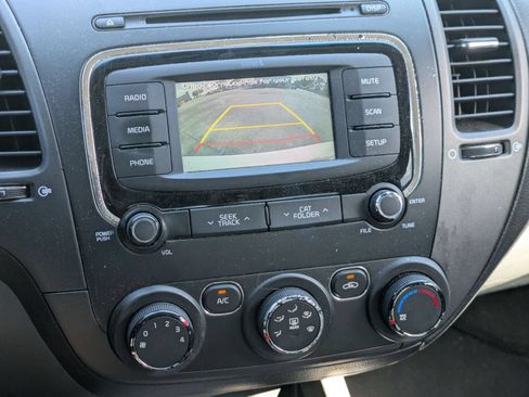 Used 2018 Kia Forte LX w/ LX Rear Camera Package FWD image 12