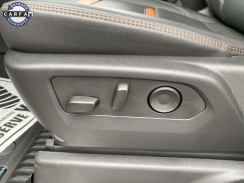 Used 2025 GMC Sierra 2500 AT4 image 28