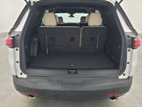 Used 2023 Chevrolet Traverse LS image 29