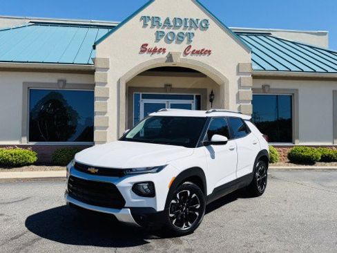 Used 2021 Chevrolet TrailBlazer LT w/ Premium Seating Package FWD image 23