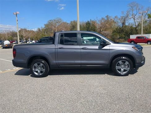Used 2025 Honda Ridgeline TrailSport image 3