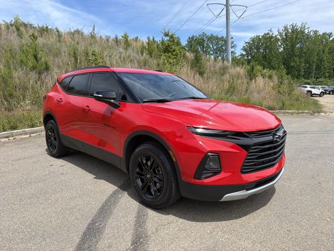Used 2022 Chevrolet Blazer LT FWD image 3